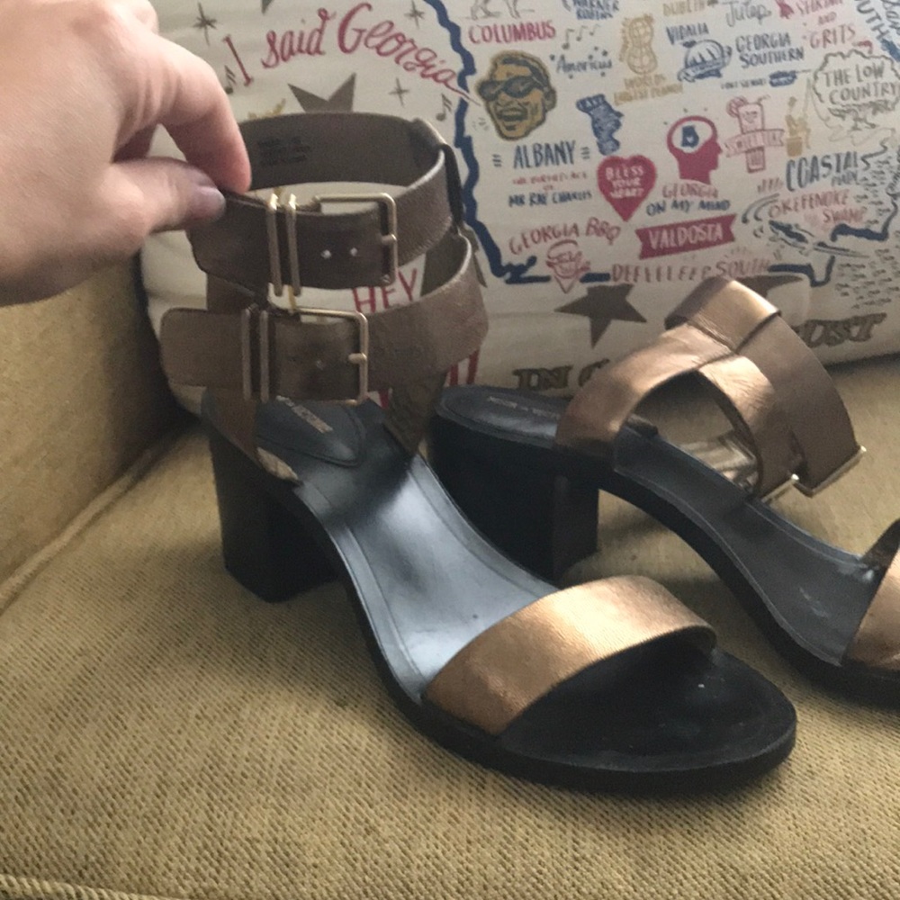 Pour la Victoire Dagney Bronze Heels